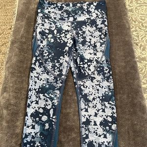 Under Armour Leggings, size Small